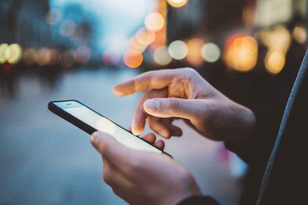 Person holding a phone.